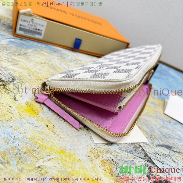 ���̺��� Ŭ������ ���� M60742-8