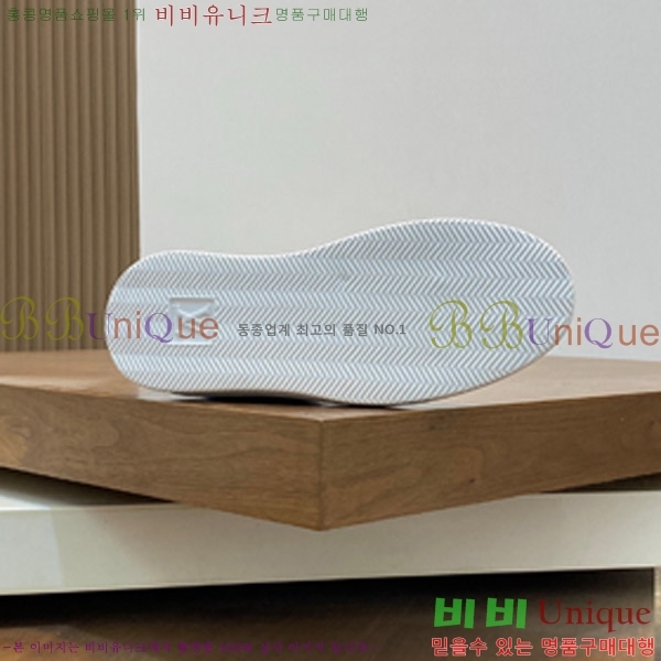 ���� ���̺��� ����Ŀ�� 42LV47521416-3