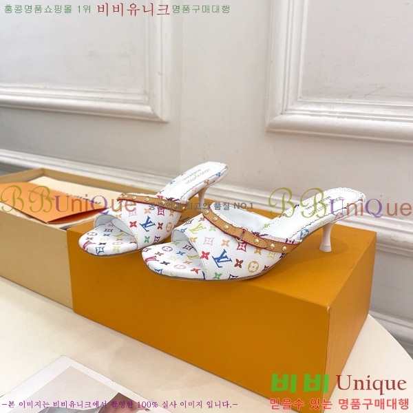 ���̺��� LV x TM 6AM �� 32LV575141-1 ��5.5cm