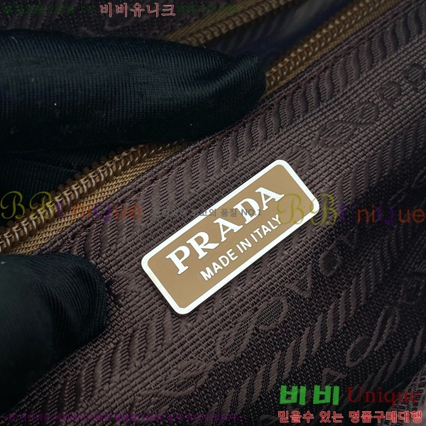 #����� ���ڳ� �ﰢ�ΰ� ī�޶�� 1BC167-105