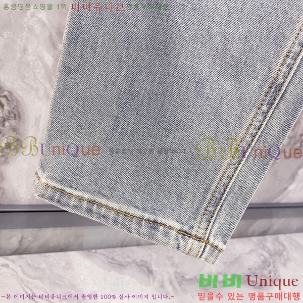   û BU558176