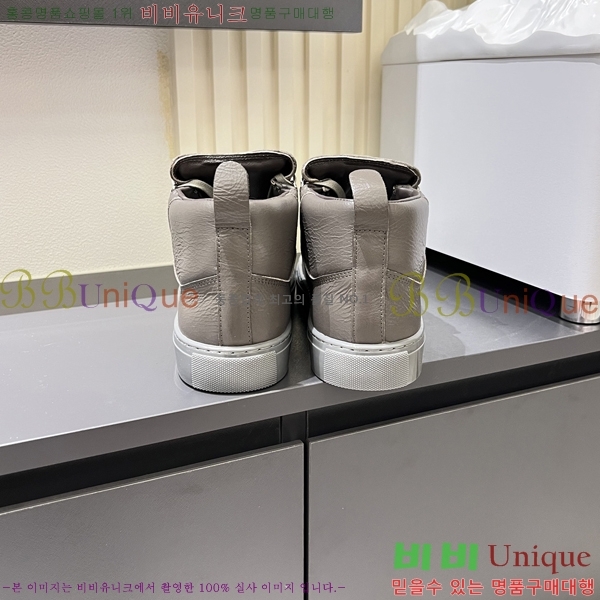 ���� �߷��þư� ����Ŀ�� B97242-2