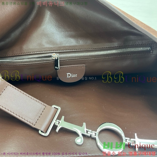 #��� ���ʼ� �ش��� JONATHAN ANDERSON ȣ���� M856325-4