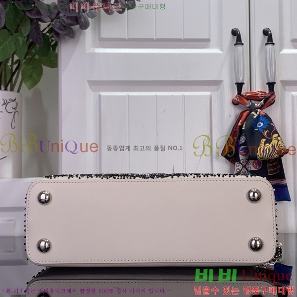 #���� ���� ��Ʈ�� īǶ�� BB M12977-301